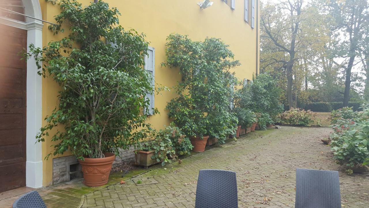 Villa Ghia Appartamento Parme Extérieur photo
