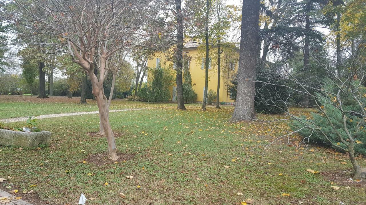 Villa Ghia Appartamento Parme Extérieur photo